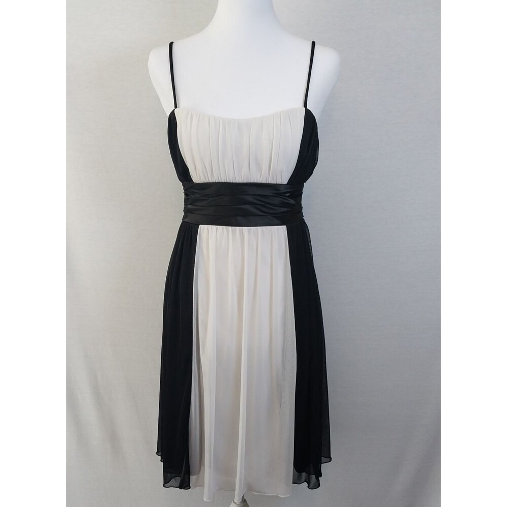 Vintage Y2K City Triangles Black & Cream Babydoll Dress Empire Waist Size Medium